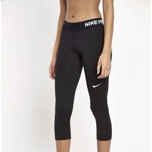 NWT NIKE PRO Women's Med Training Yoga/Gym/Run Capris-Black 938753-010 Mid-Rise